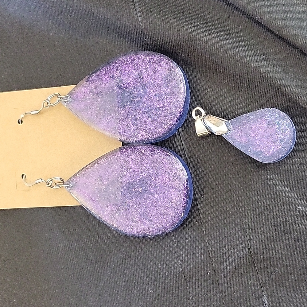 Earrings and pendant set